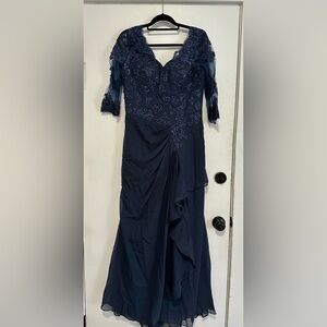 Elegant Navy Lace Evening Dress